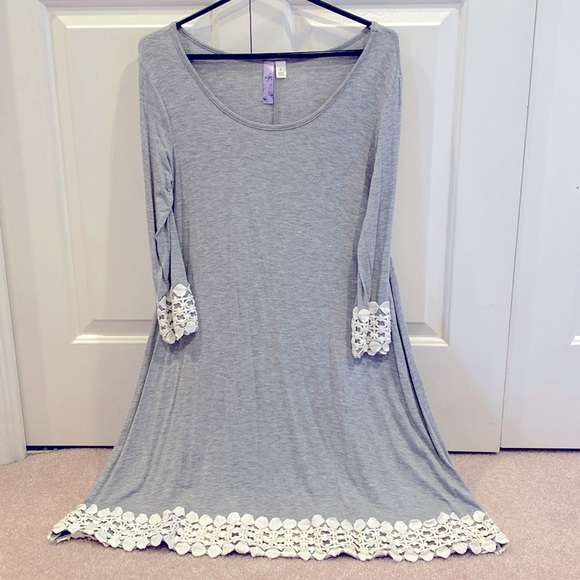 Comfortable Boho Dress with Lace Trim - Picture 1 of 4